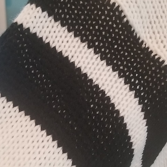 POL varsity sweater - Picture 5 of 11